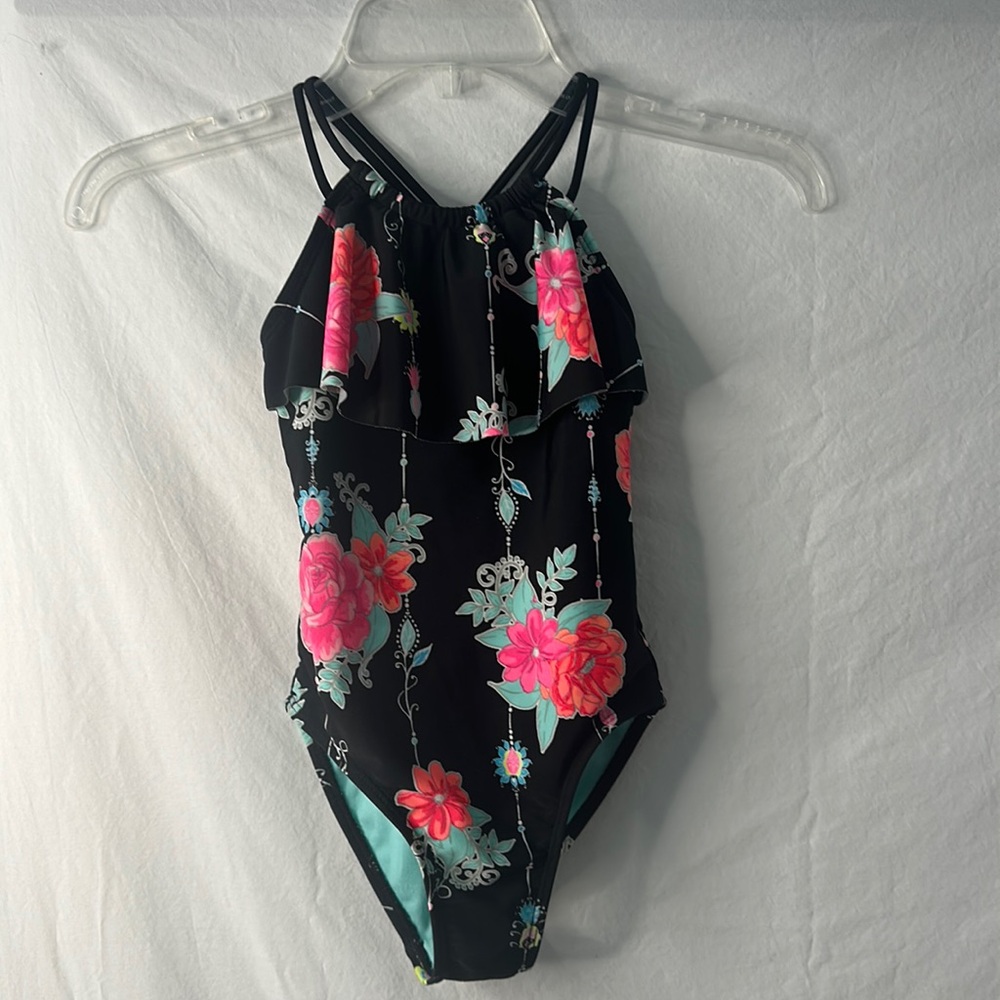 One piece, bathing suit, size 4/5 girls